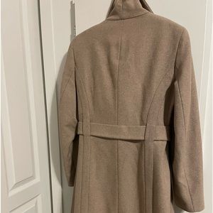 Winter coat basic color easy to wear with dress or jeans